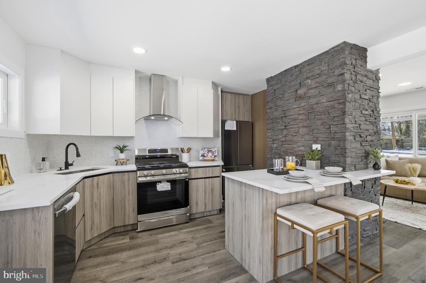8004 Gladstone Road photo 53