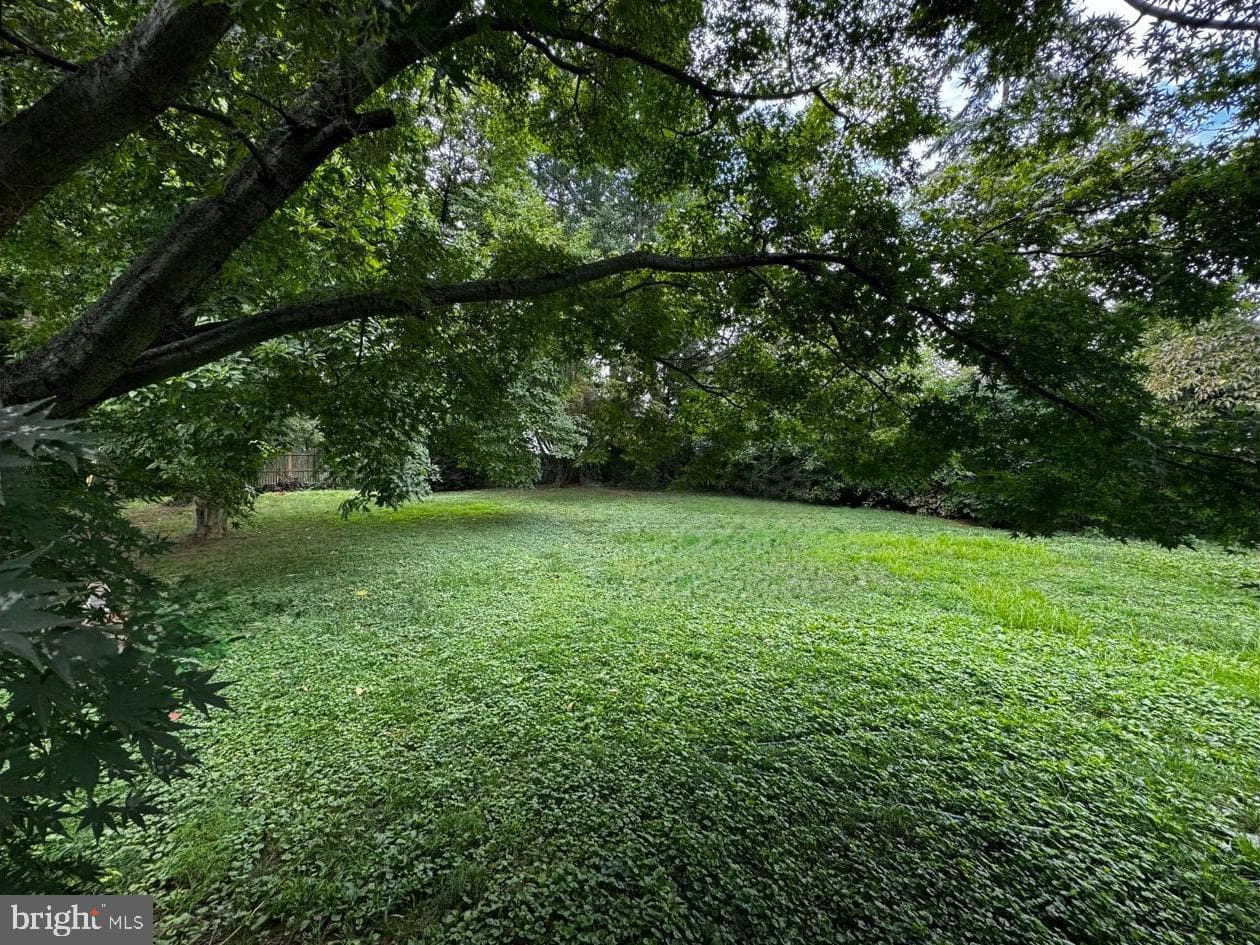 8004 Gladstone Road photo 70