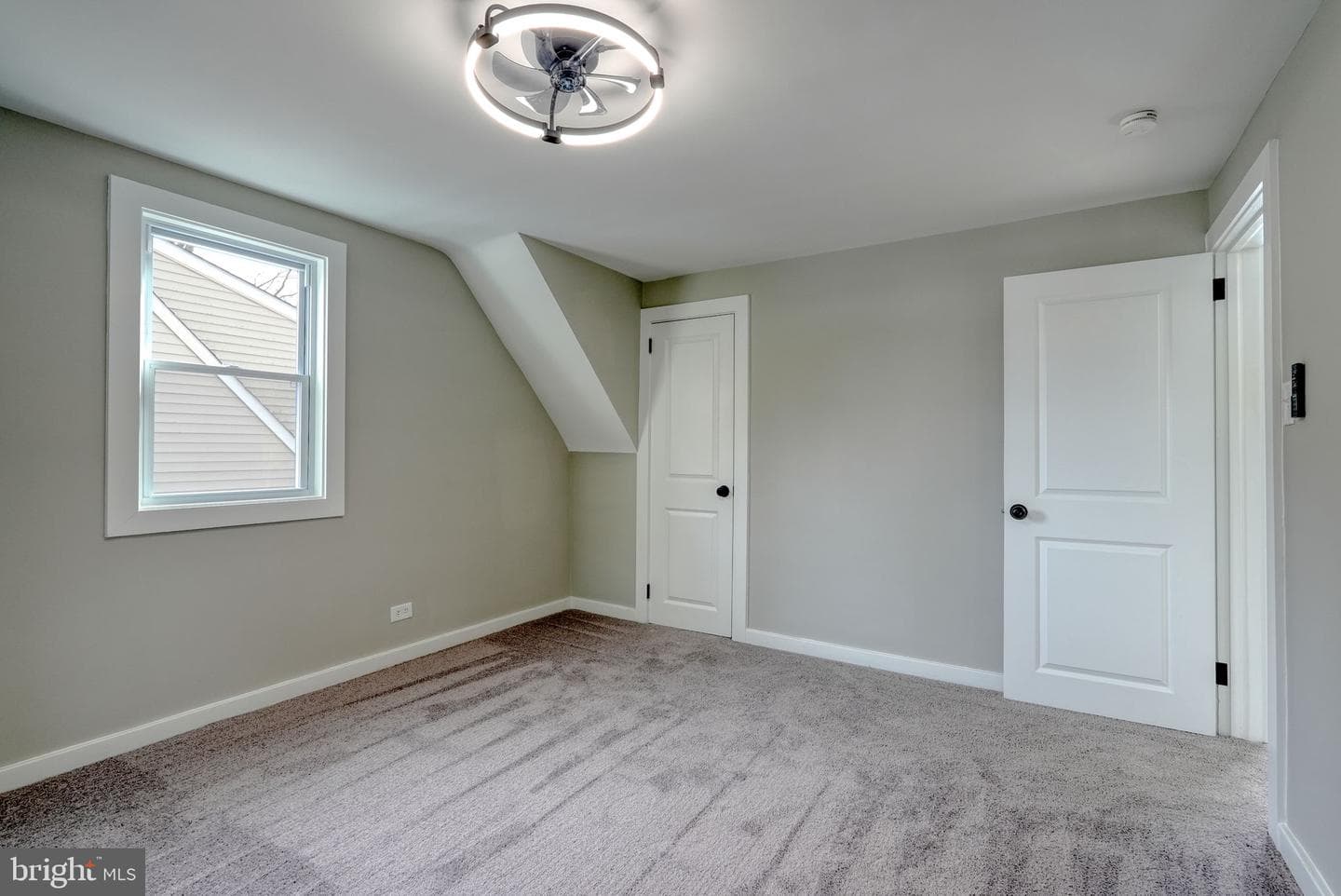 627 Argyle Avenue photo 23