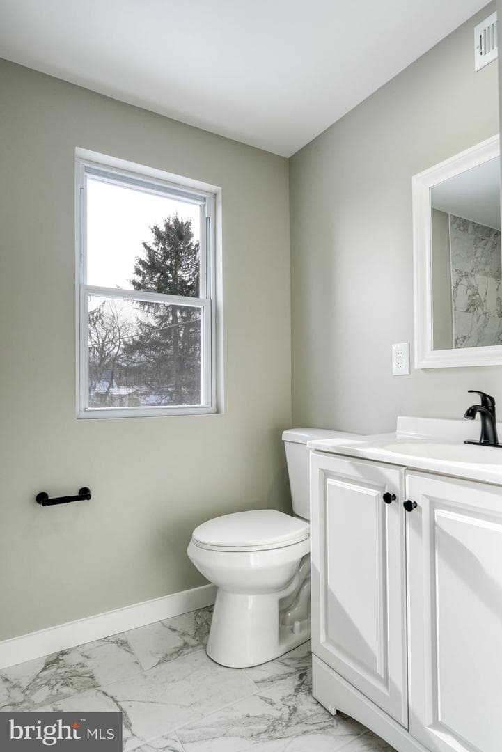 627 Argyle Avenue photo 35