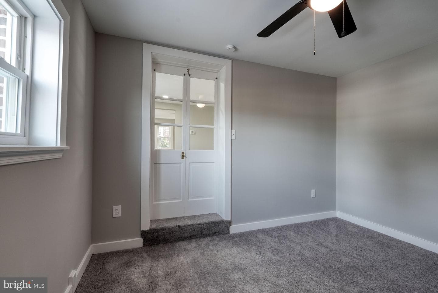 627 Argyle Avenue photo 41