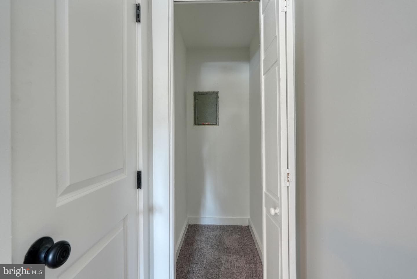 627 Argyle Avenue photo 43