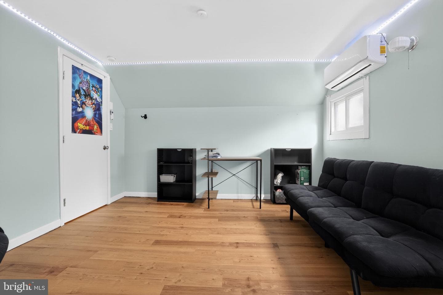 313 W Walnut Street photo 18