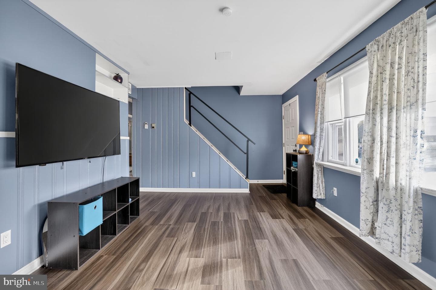 313 W Walnut Street photo 3