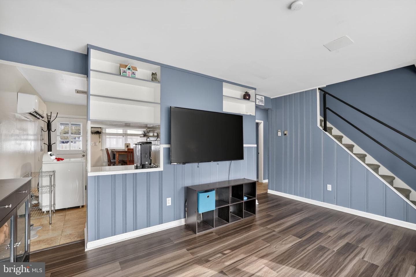 313 W Walnut Street photo 5