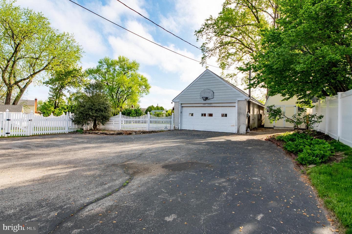 781 Belvoir Road photo 3