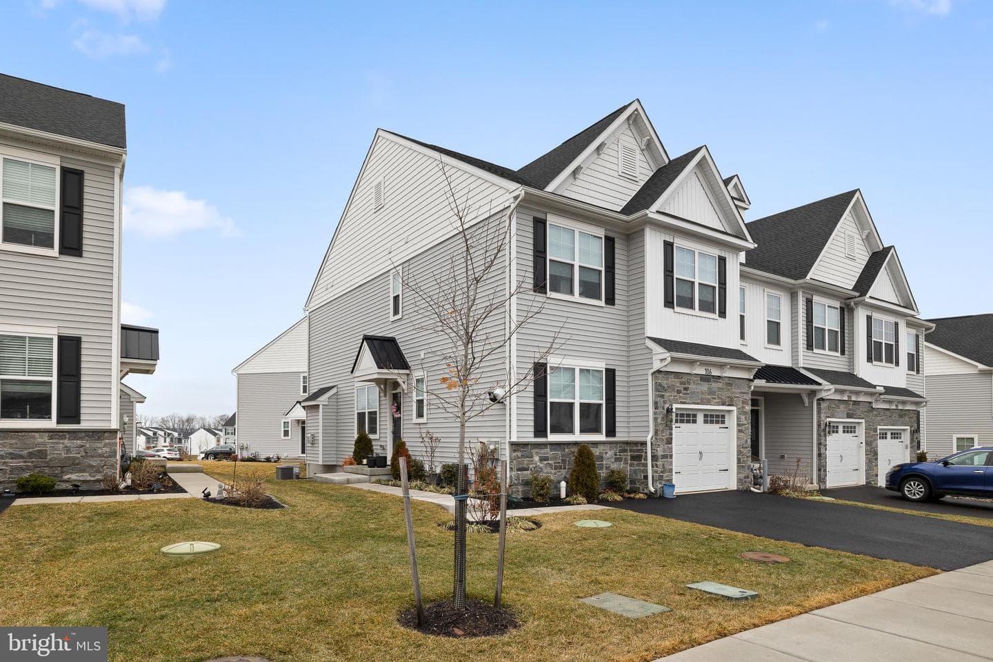 106 Charles Lane photo 2