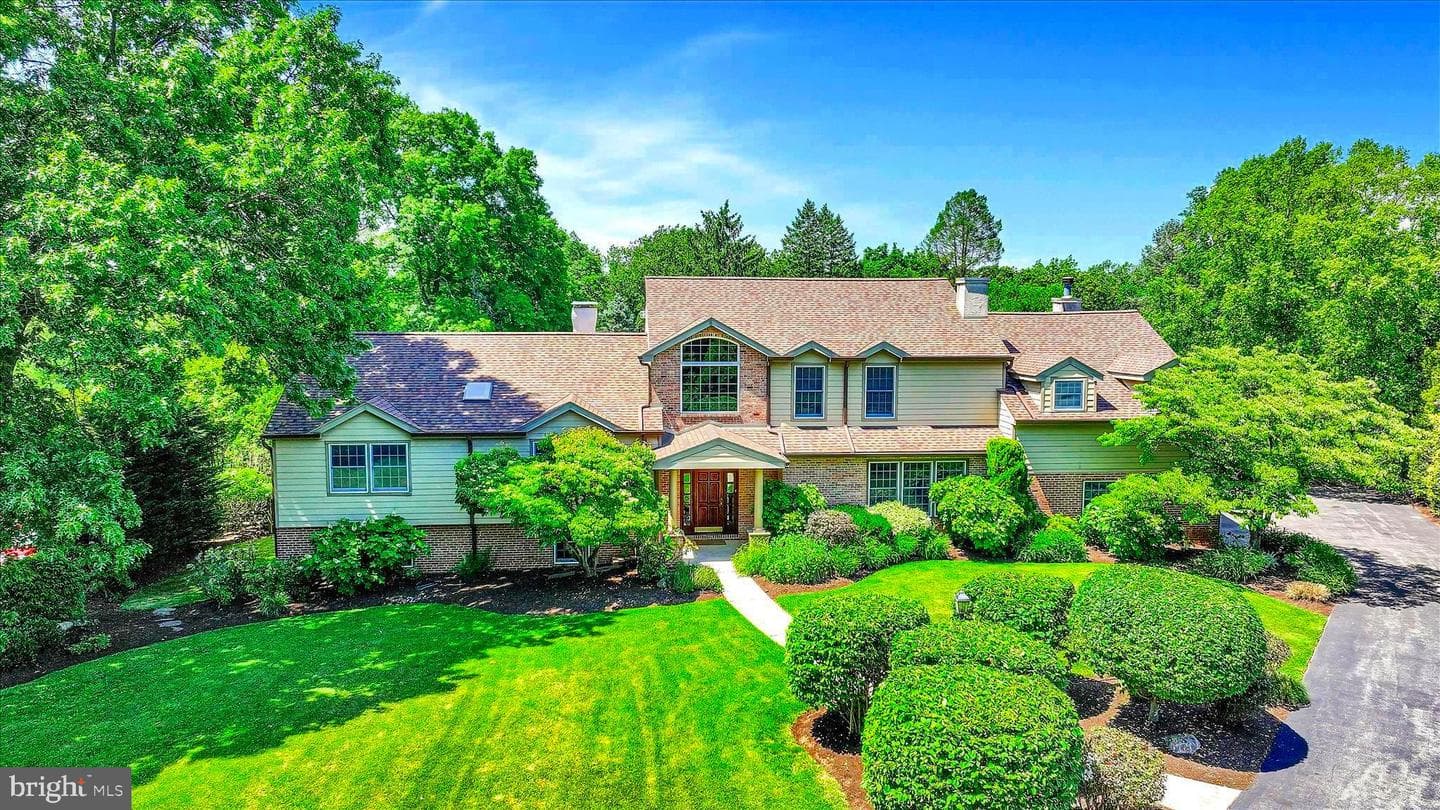 1133 Club House Road photo 1