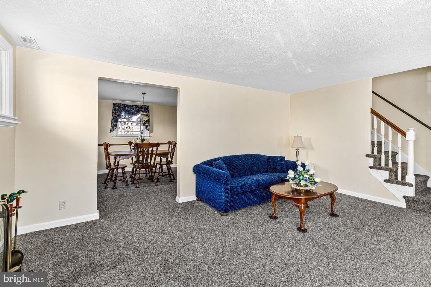 2009 Parkview Avenue photo 4