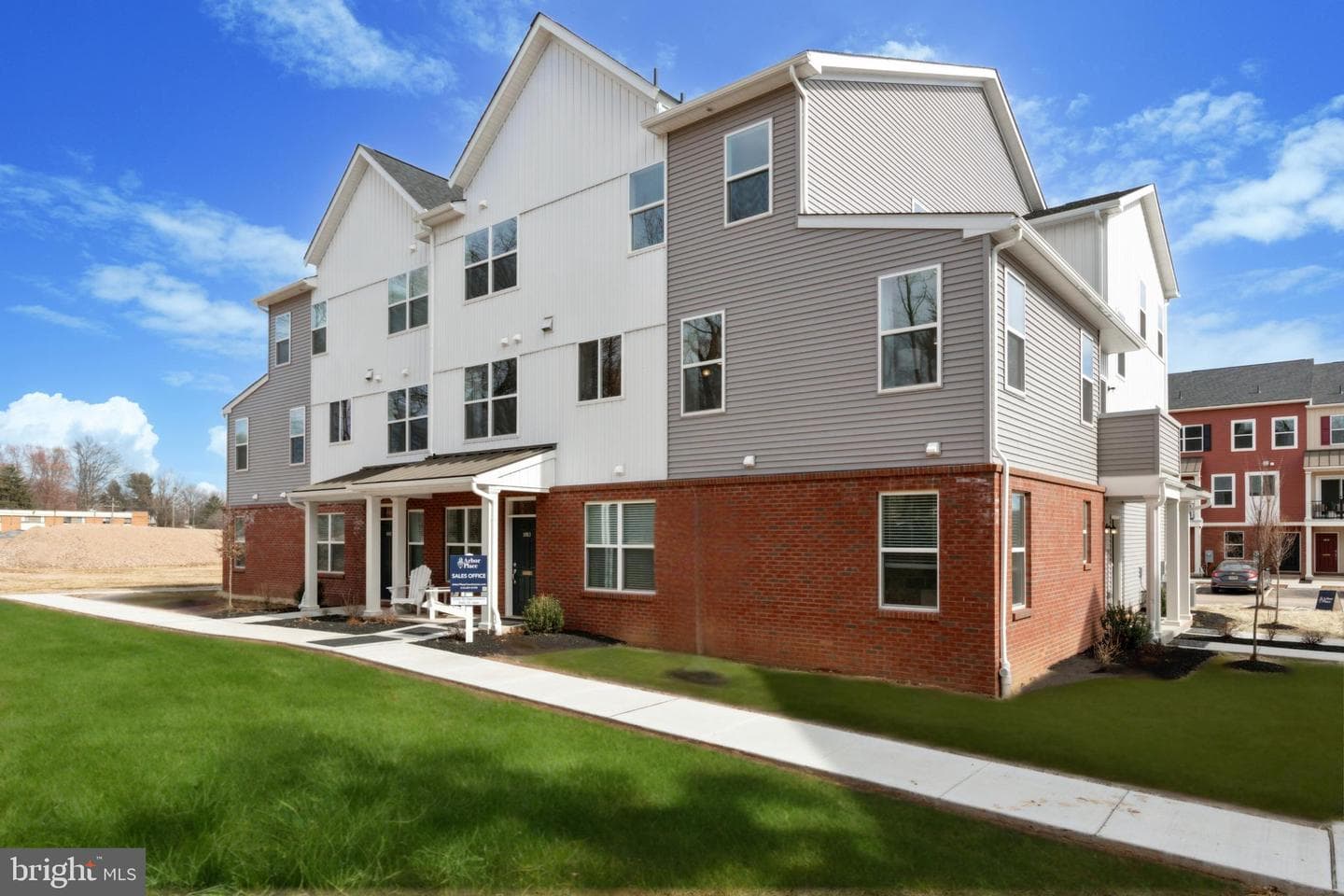 252 Chapel Court #90a