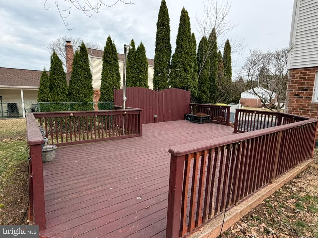725 Springdell Road photo 7