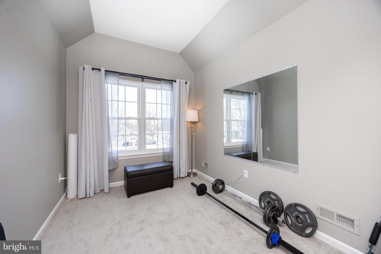 66 King Way photo 21