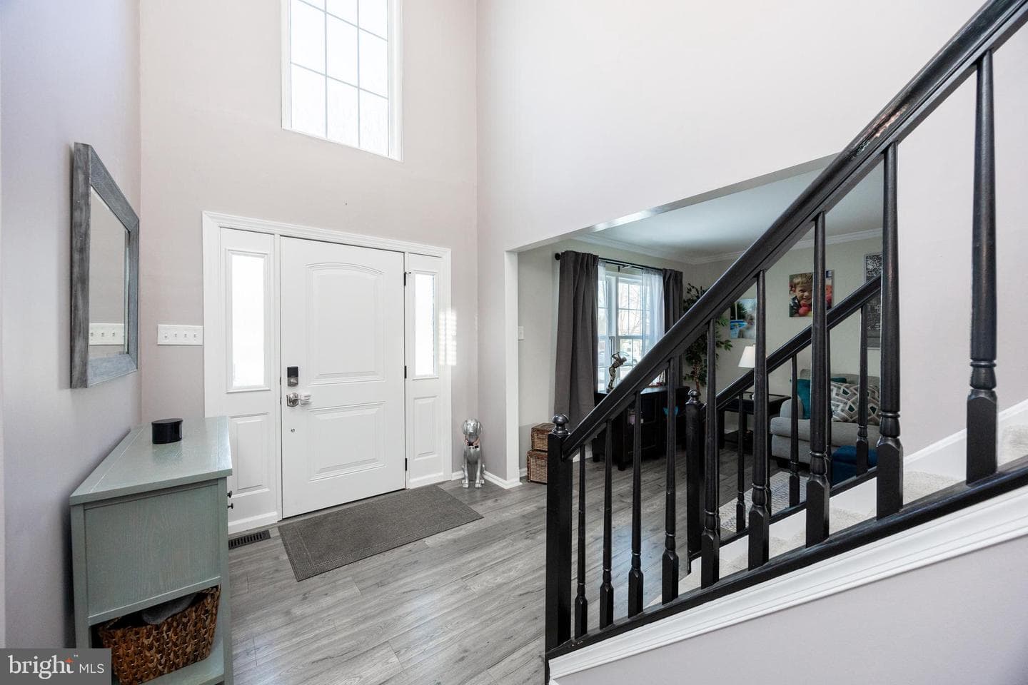 66 King Way photo 3
