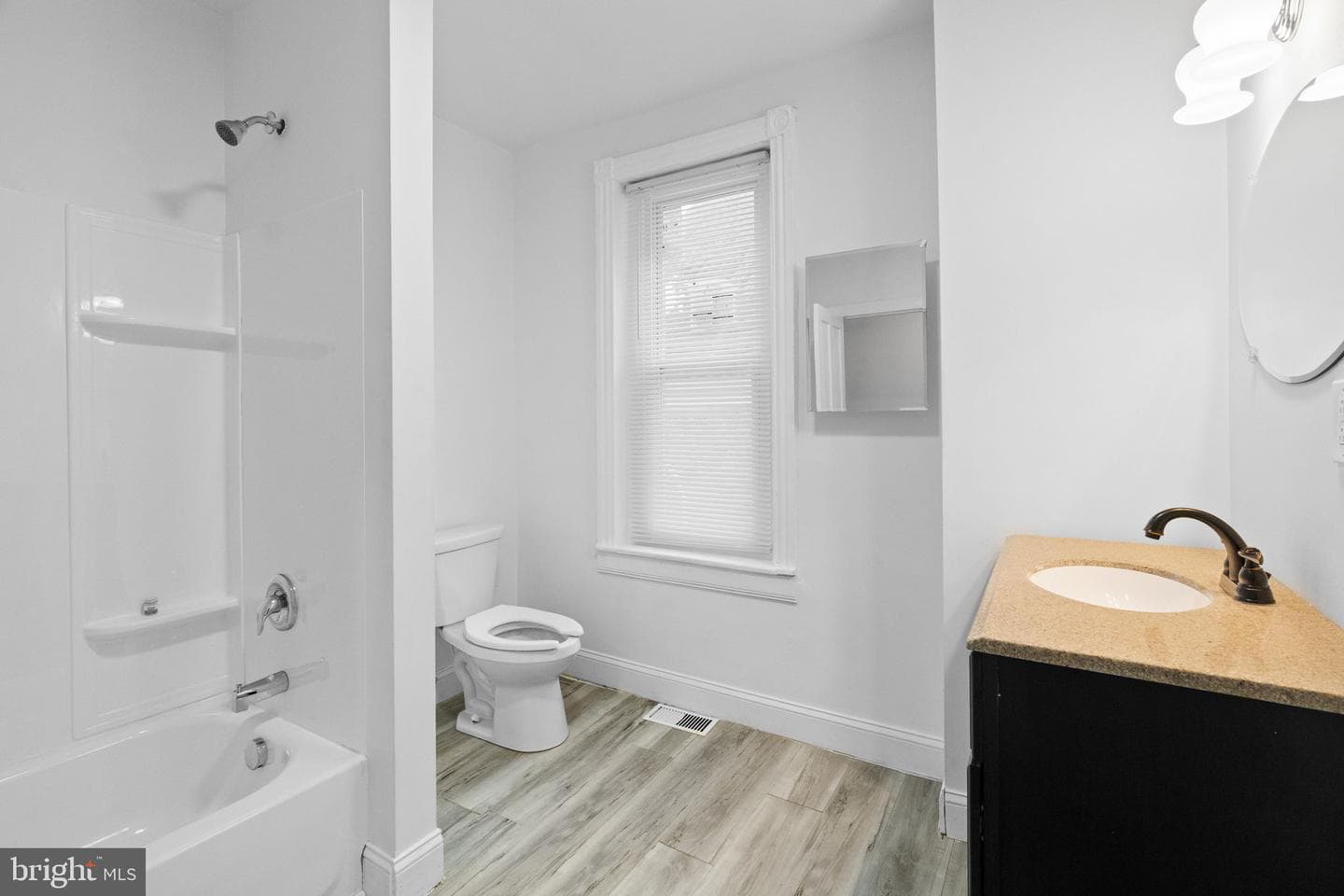 620 George Street photo 28