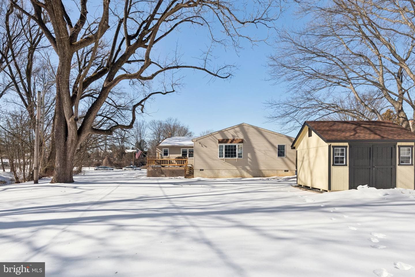 404 Enfield Road photo 34