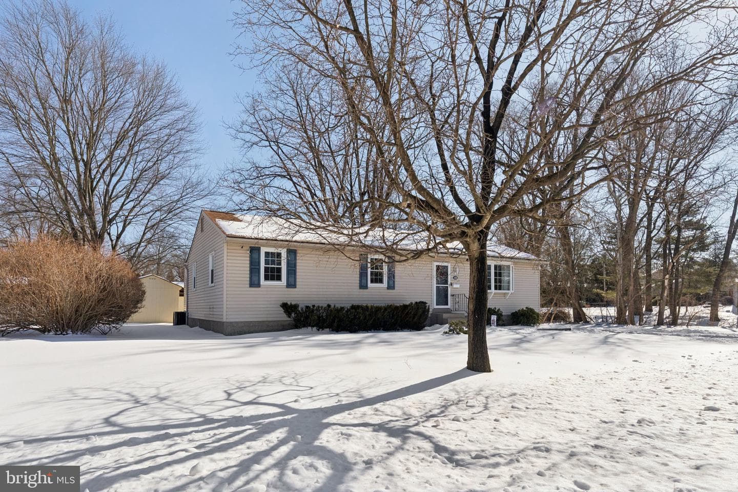 404 Enfield Road photo 43