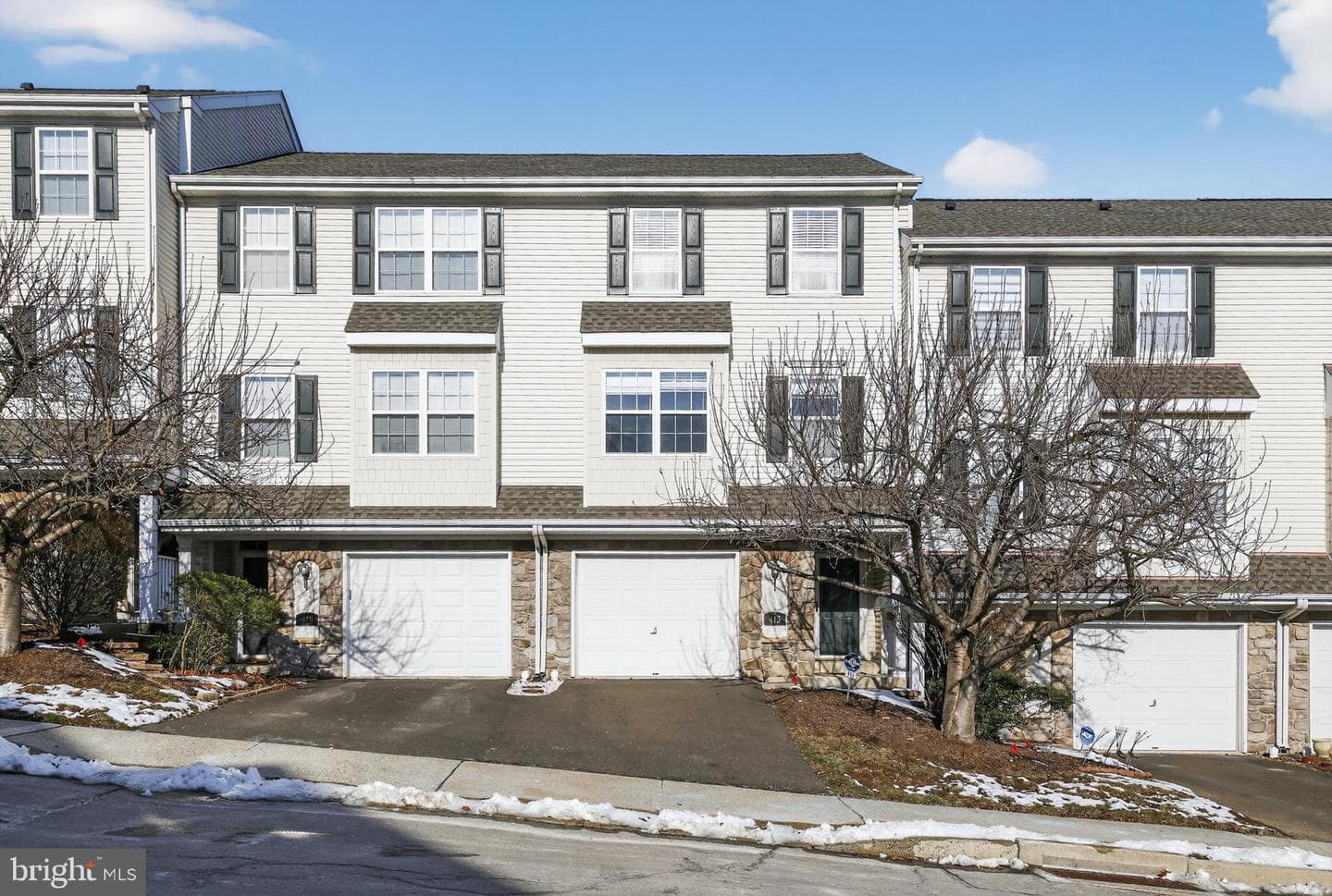 415 Fort Hill Circle photo 1