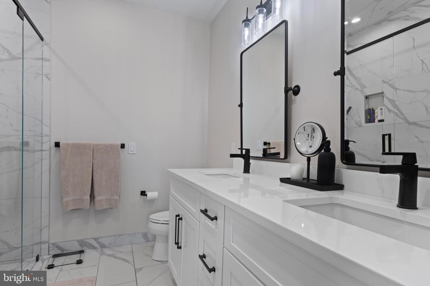 200 W Elm Street #1321 photo 16