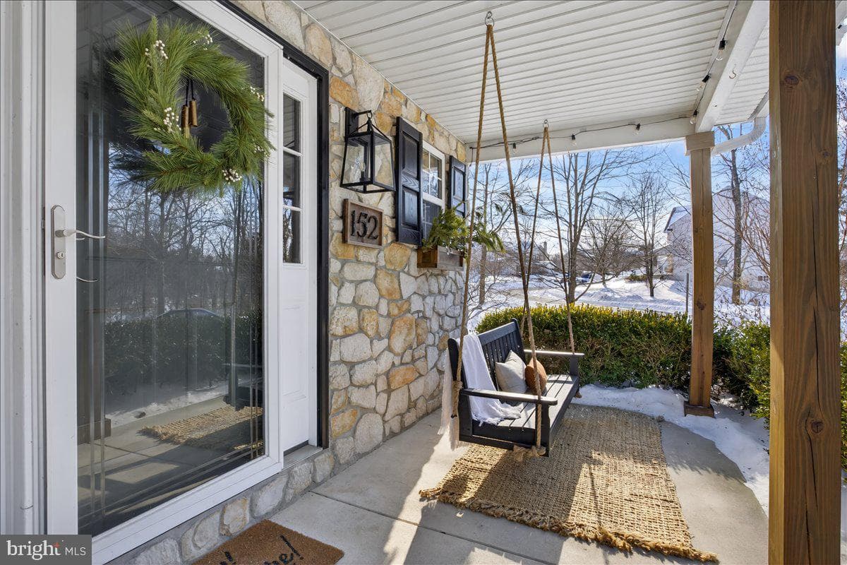 152 Ivy Lane photo 2