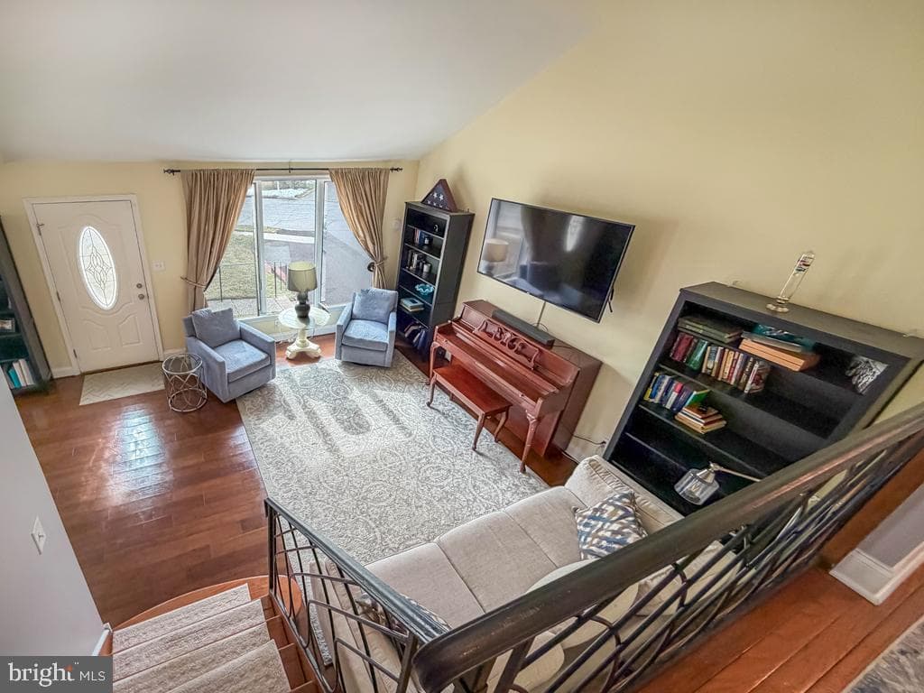 513 Barbara Drive photo 9