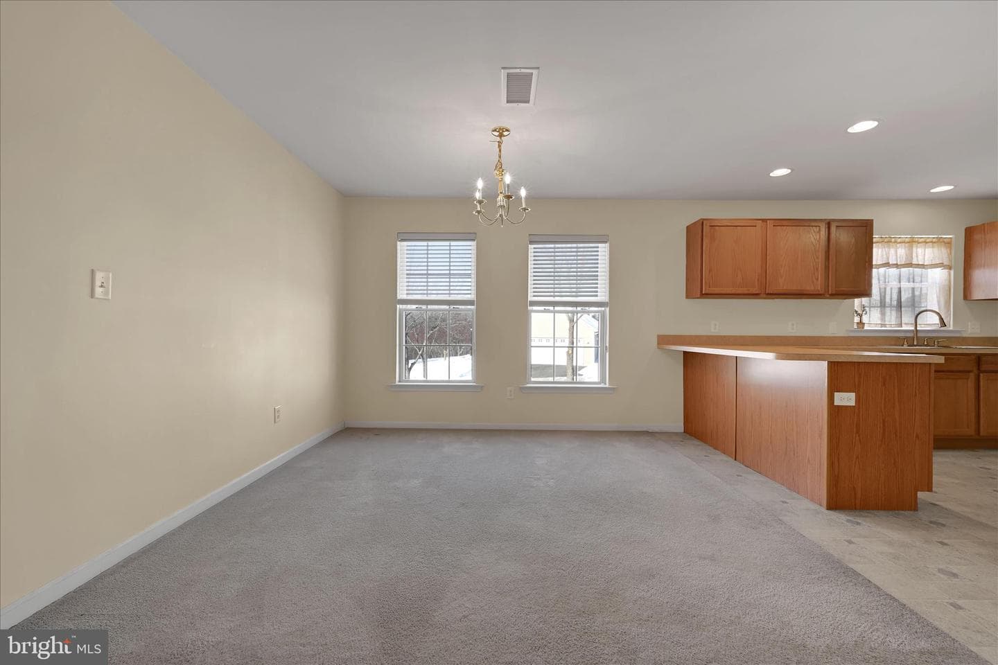 112 W Harmony Drive photo 11