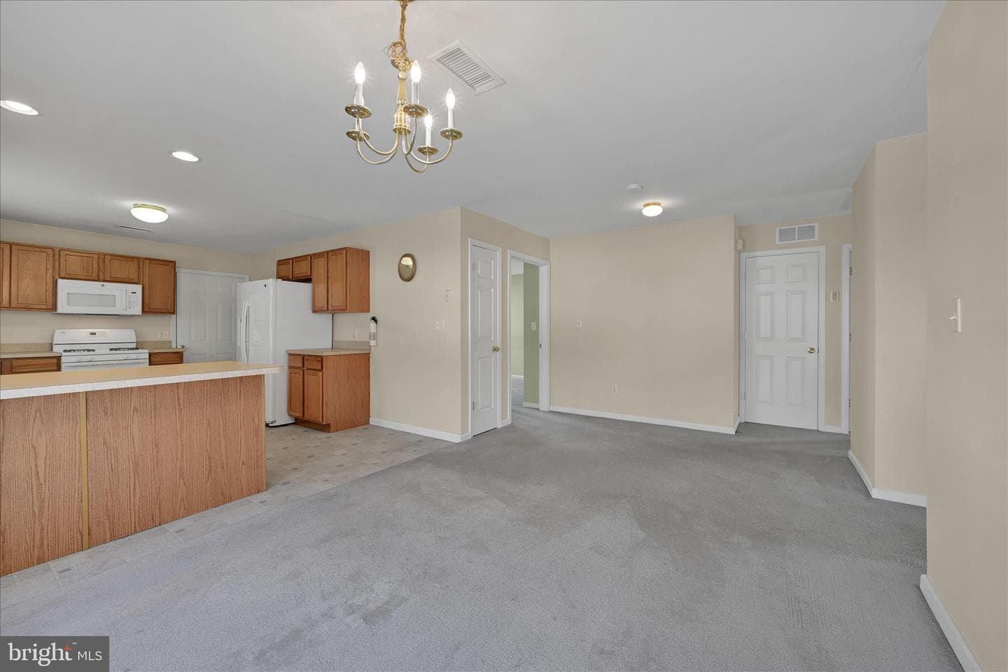 112 W Harmony Drive photo 13