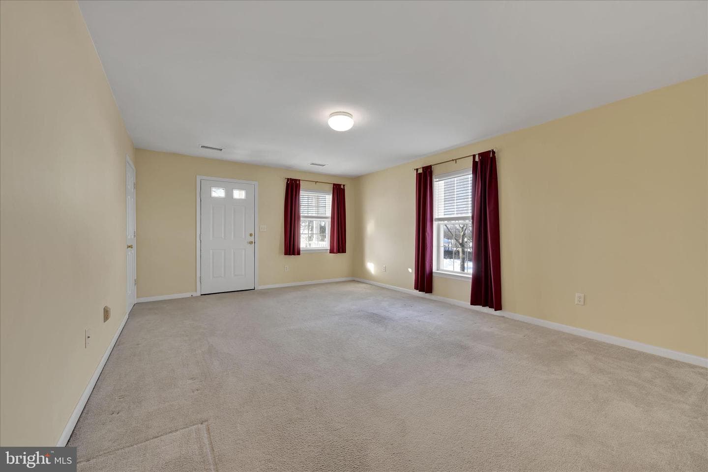 112 W Harmony Drive photo 7