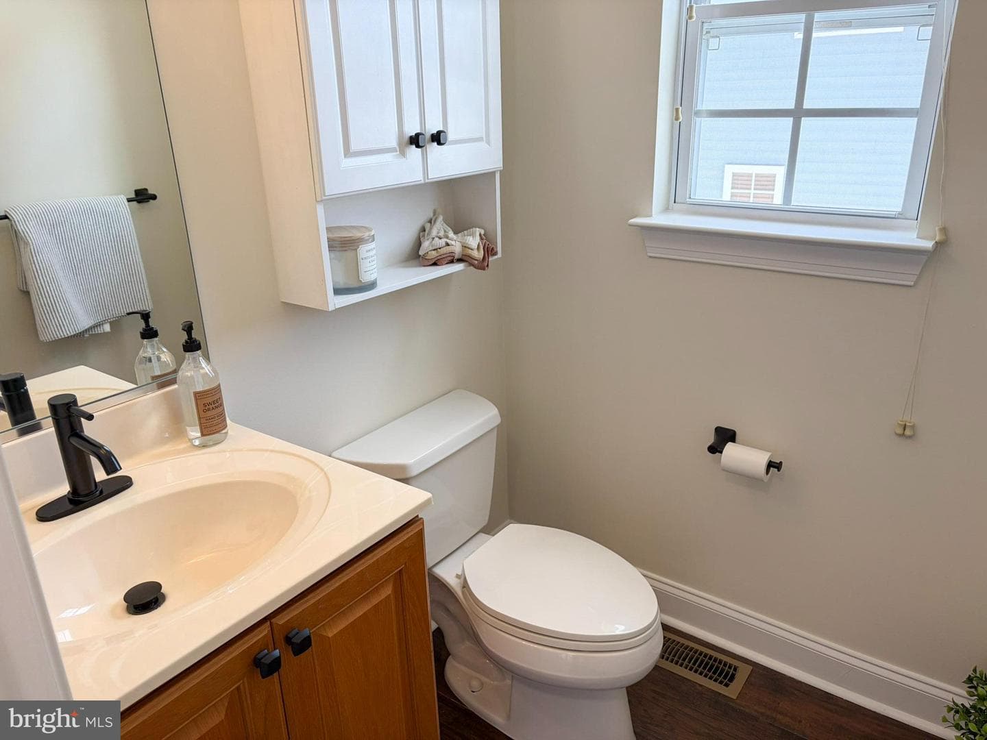 537 May Street photo 19