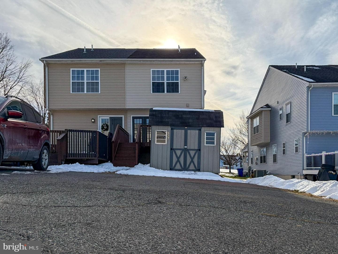 537 May Street photo 37