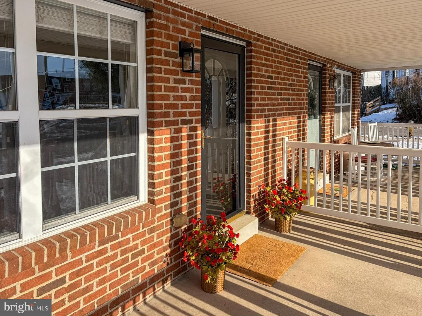 537 May Street photo 4