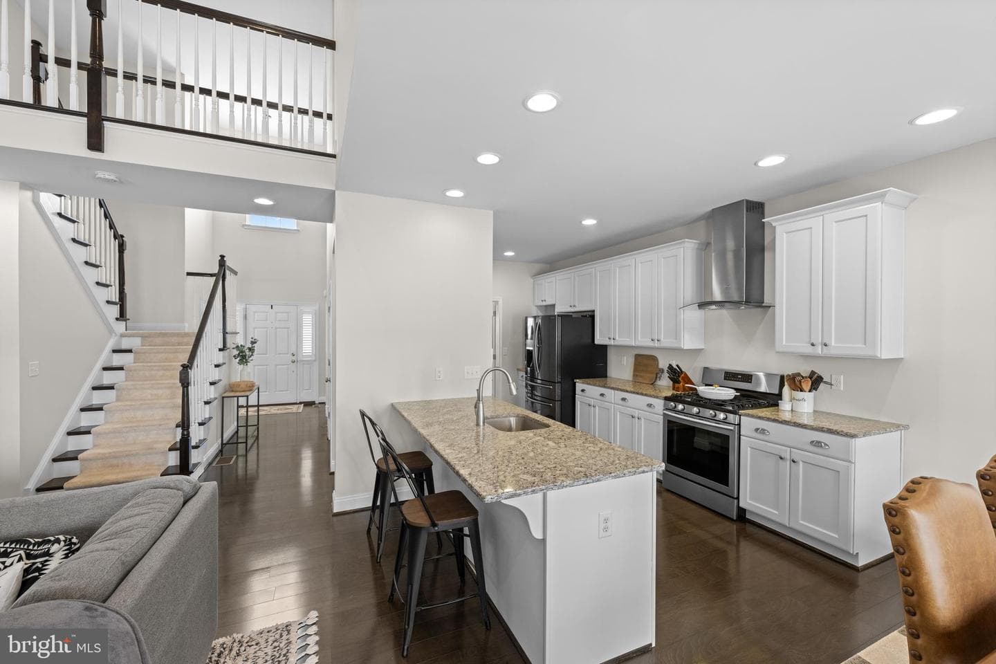219 Sumner Court photo 4