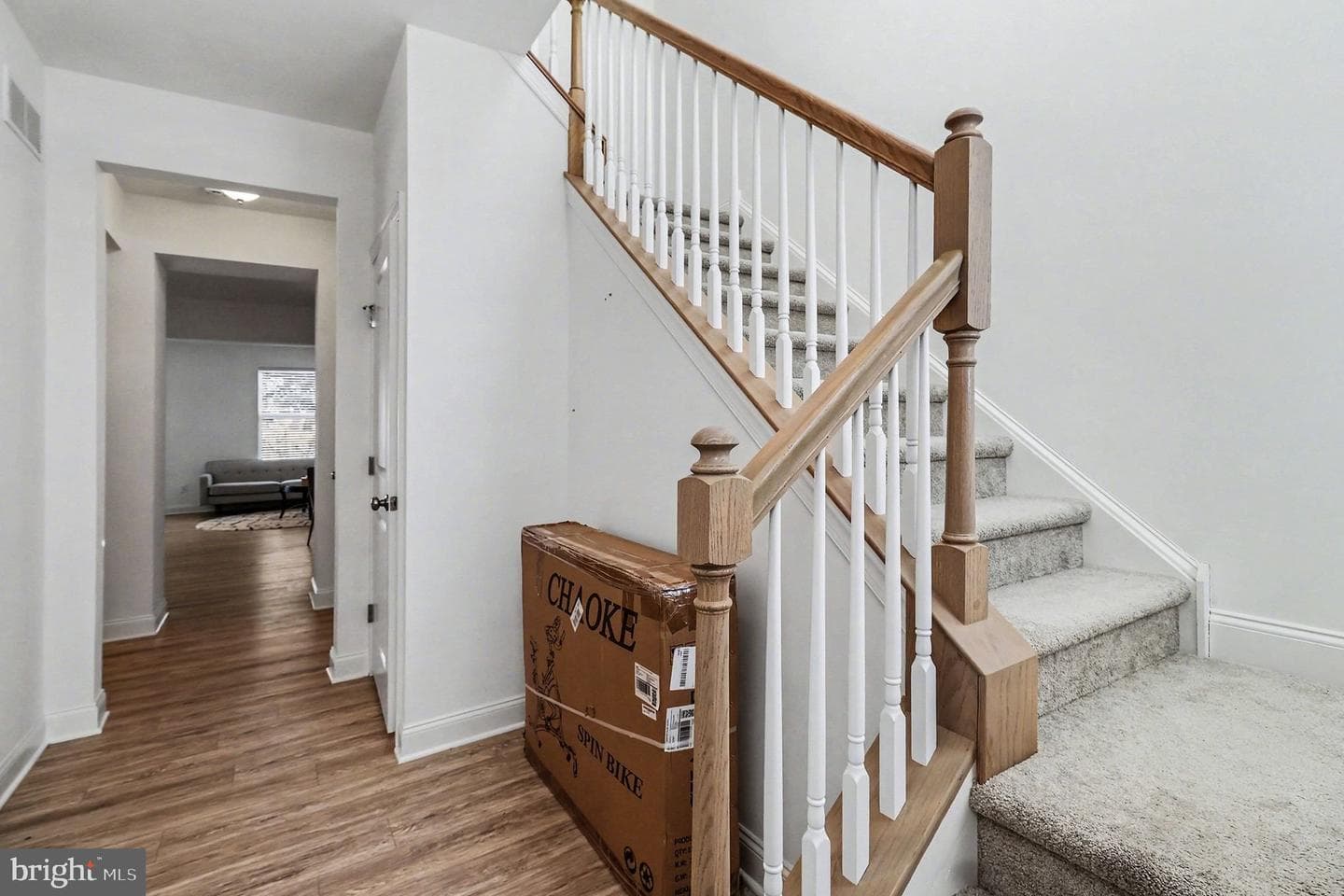 202 Arch Way photo 3