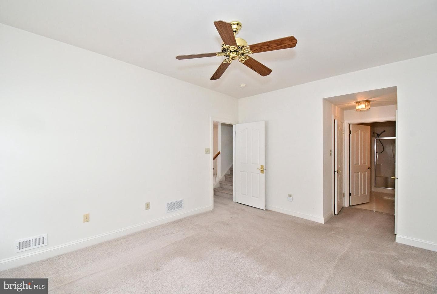 425 Ruth Court photo 16