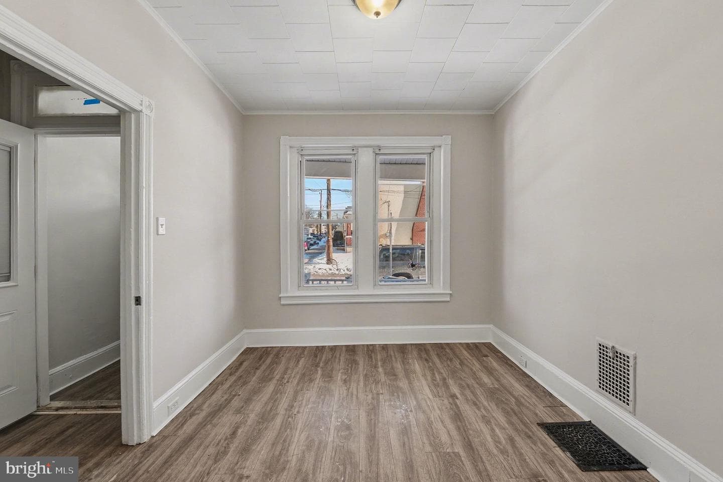 332 Oak Street photo 4