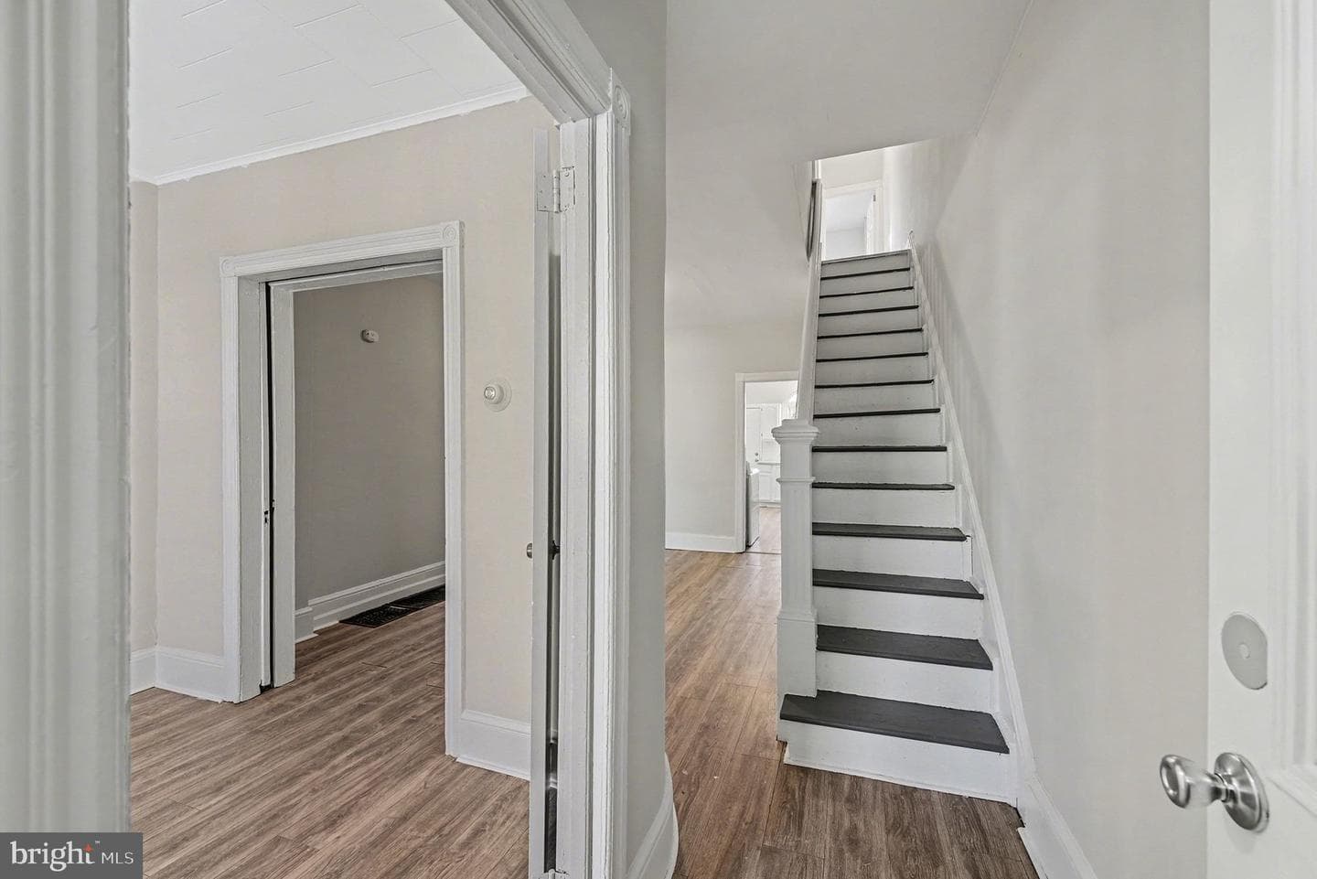 332 Oak Street photo 5