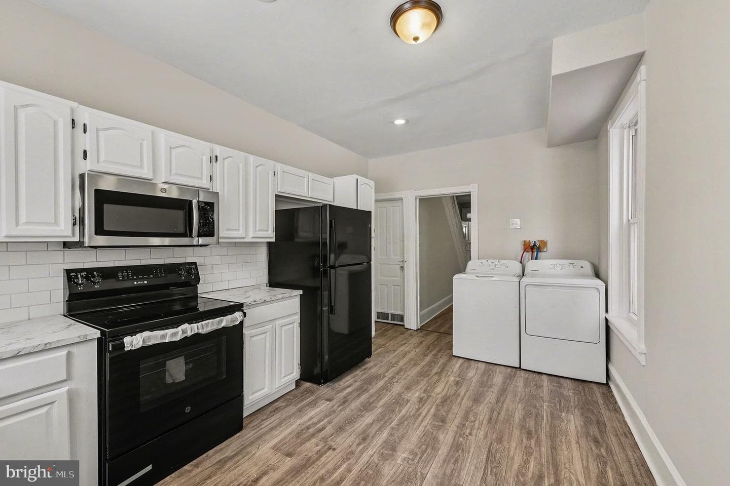 332 Oak Street photo 7