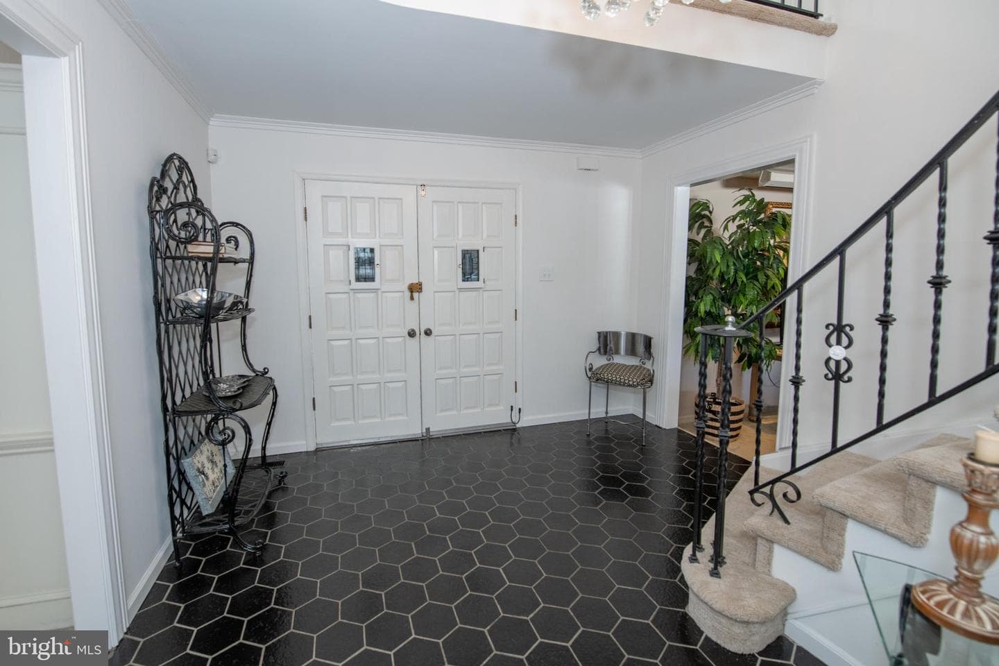 233 Lamplighter Lane photo 2