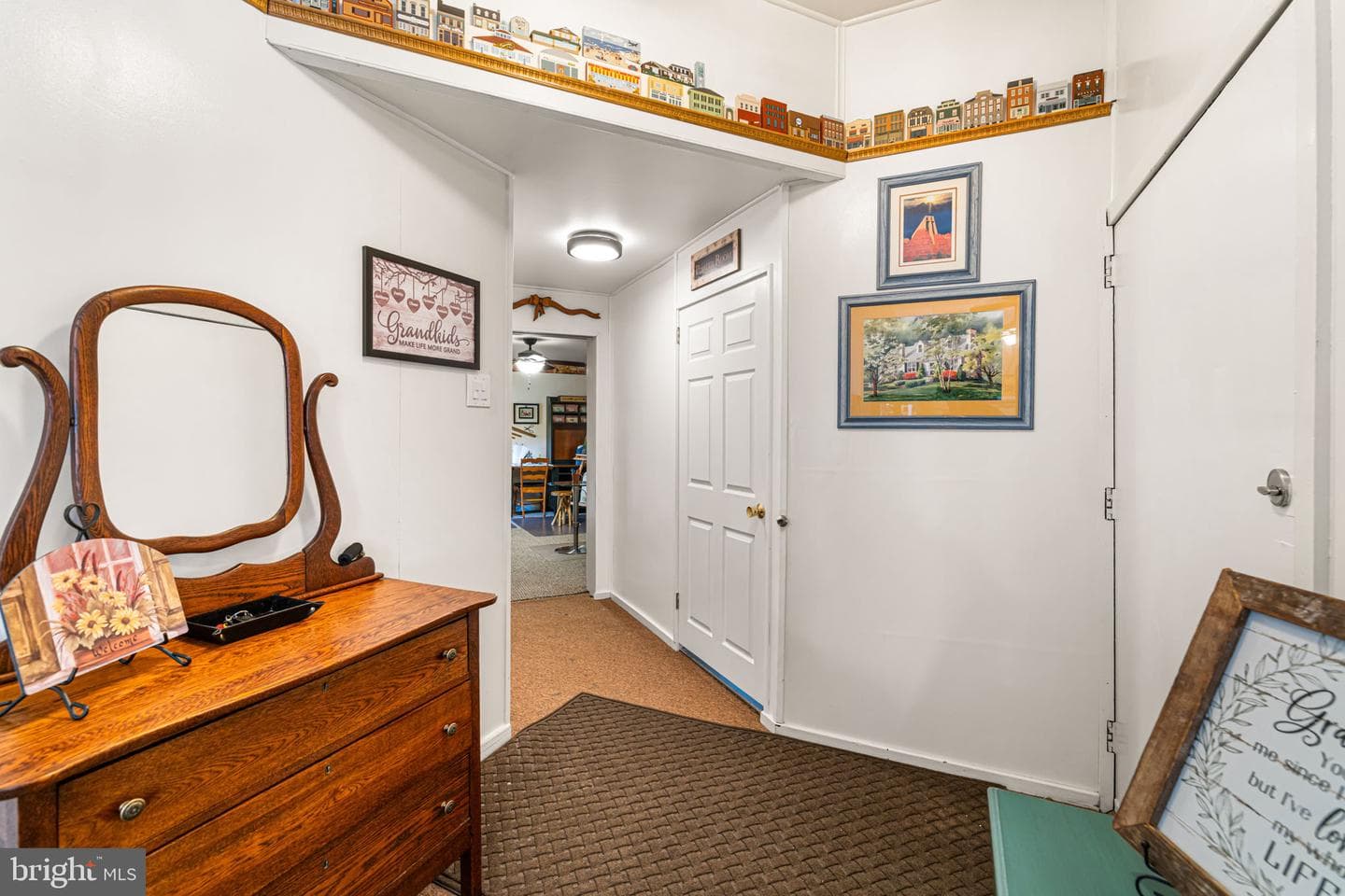587 Moreland Road photo 5