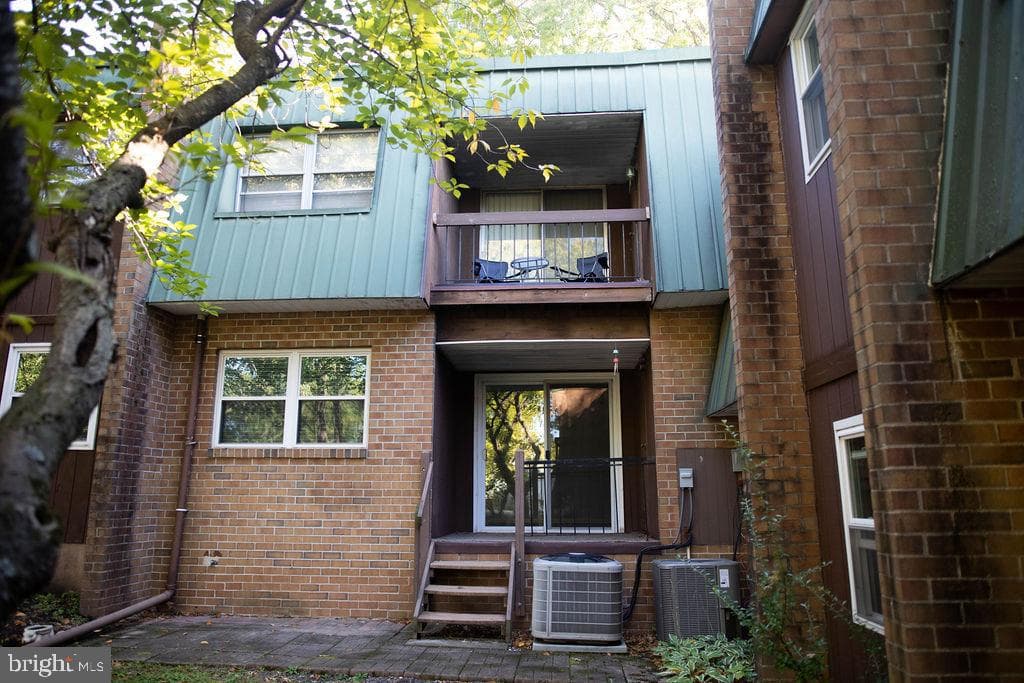 319 Meadowview Lane #319