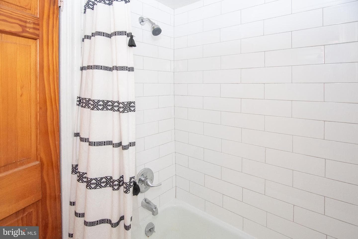 327 Jefferson Street photo 14