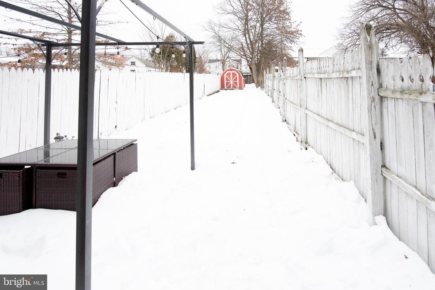 327 Jefferson Street photo 32