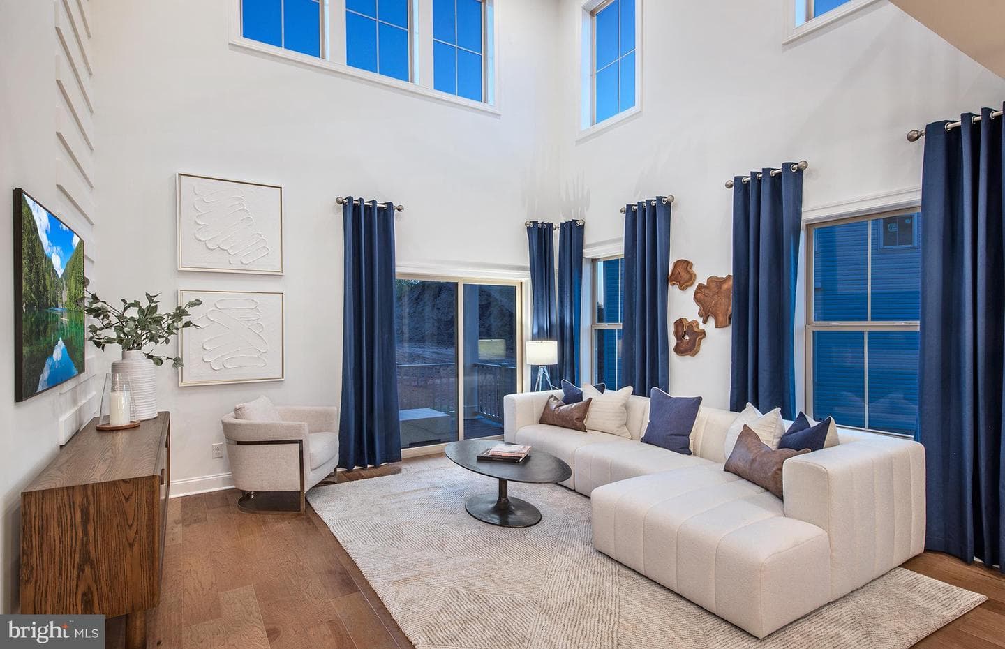 604 America #northbrook Model Drive photo 2