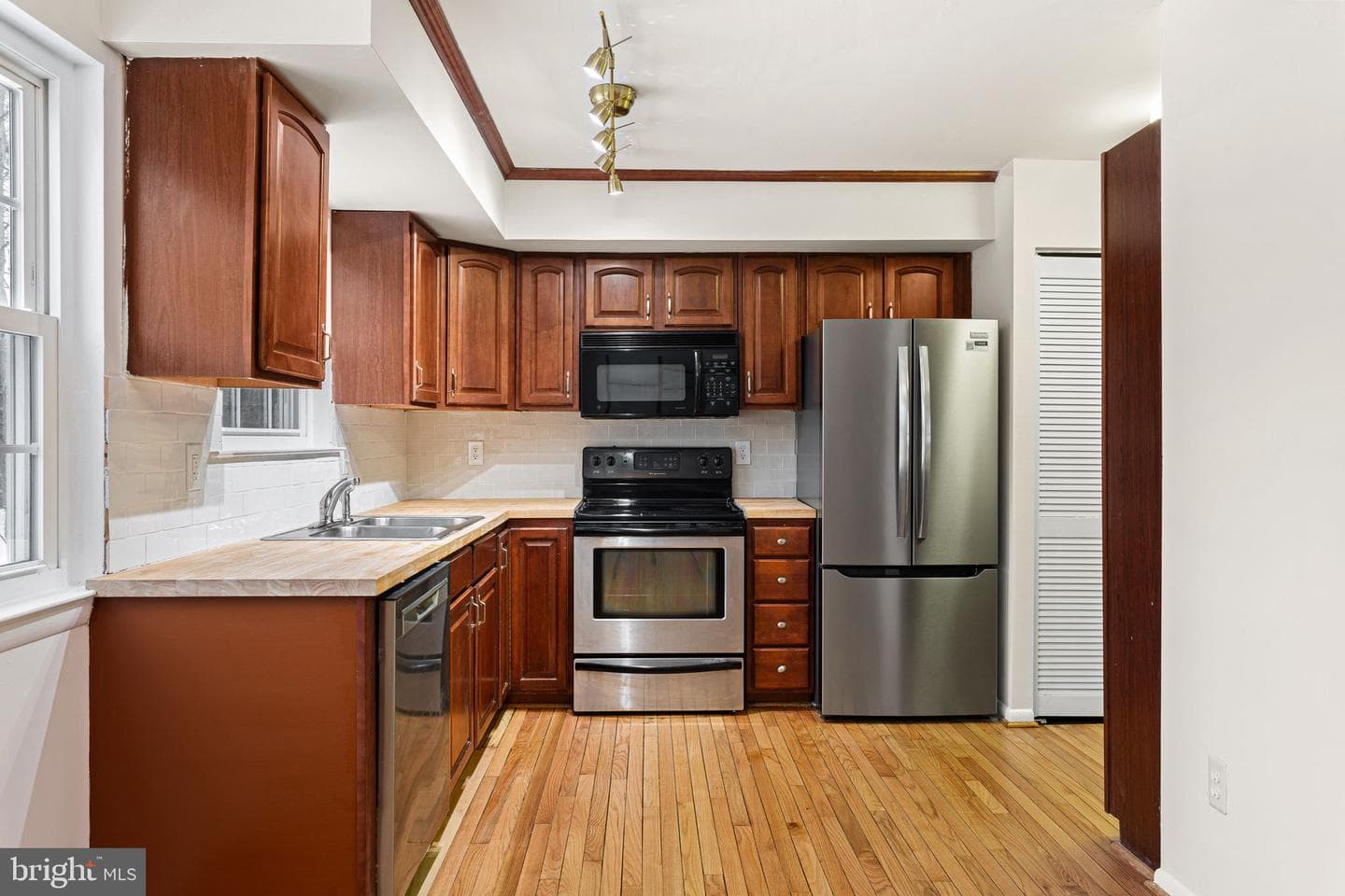 2543 Gypsy Lane photo 12