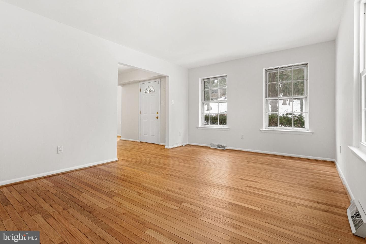 2543 Gypsy Lane photo 3