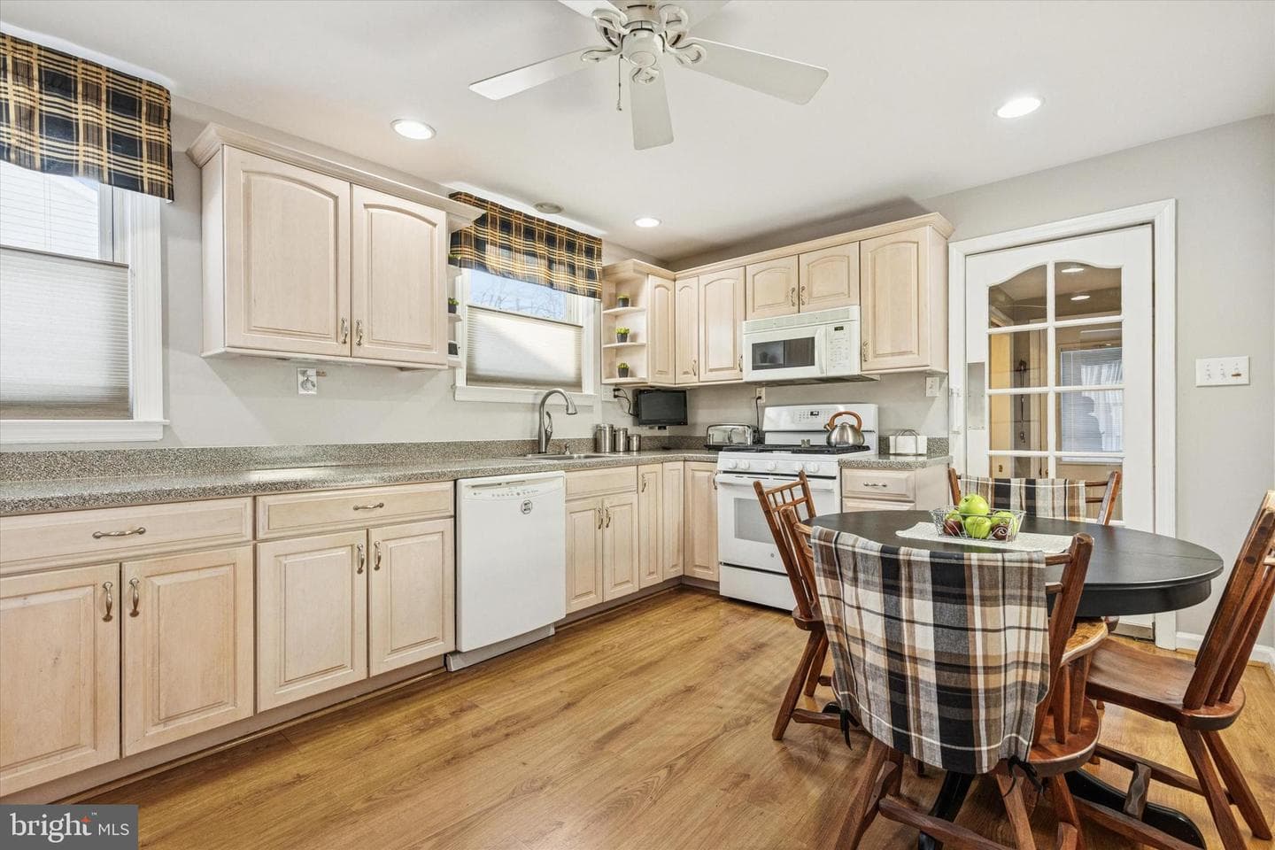 2427 Springview Road photo 8