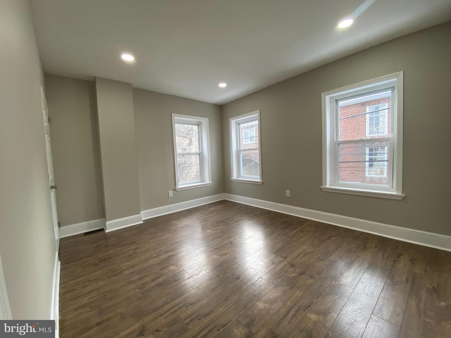 220 Pearl Street photo 14