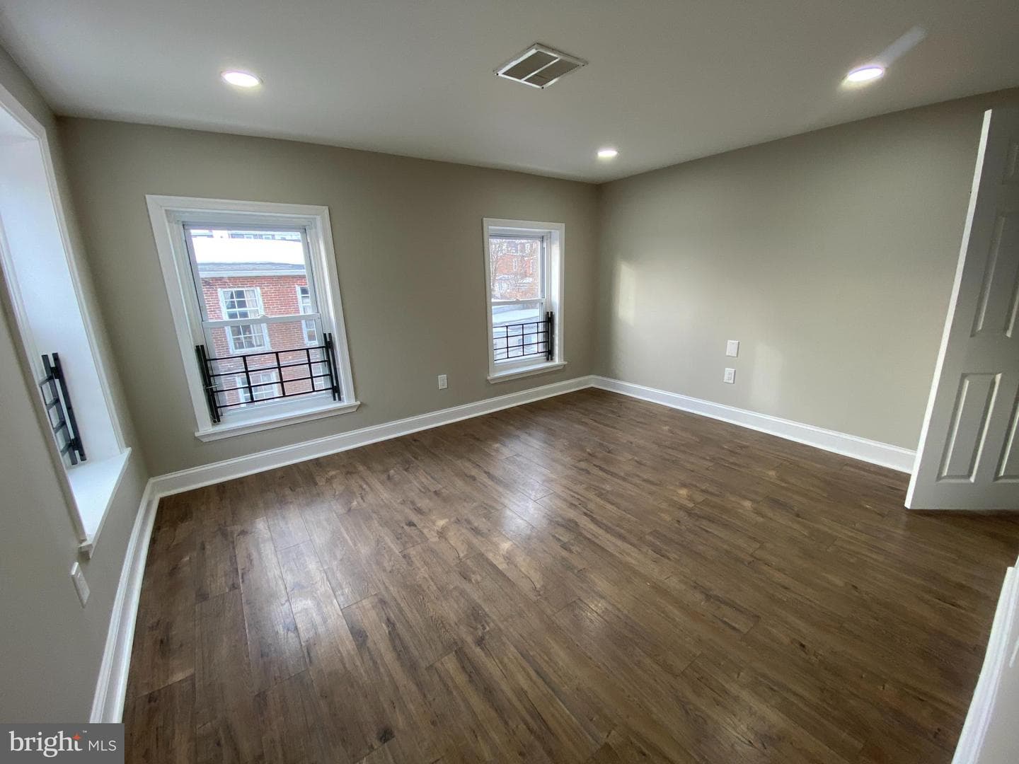 220 Pearl Street photo 17