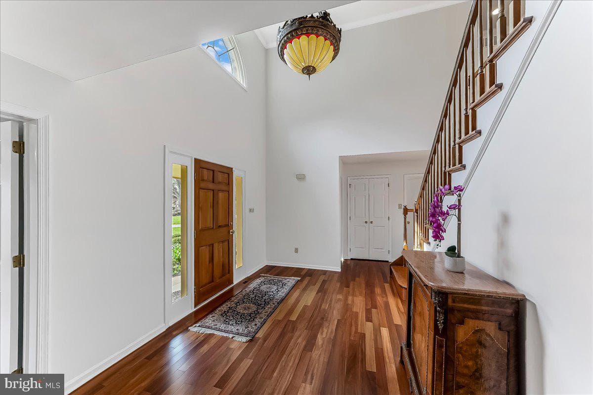 971 Derring Lane photo 3