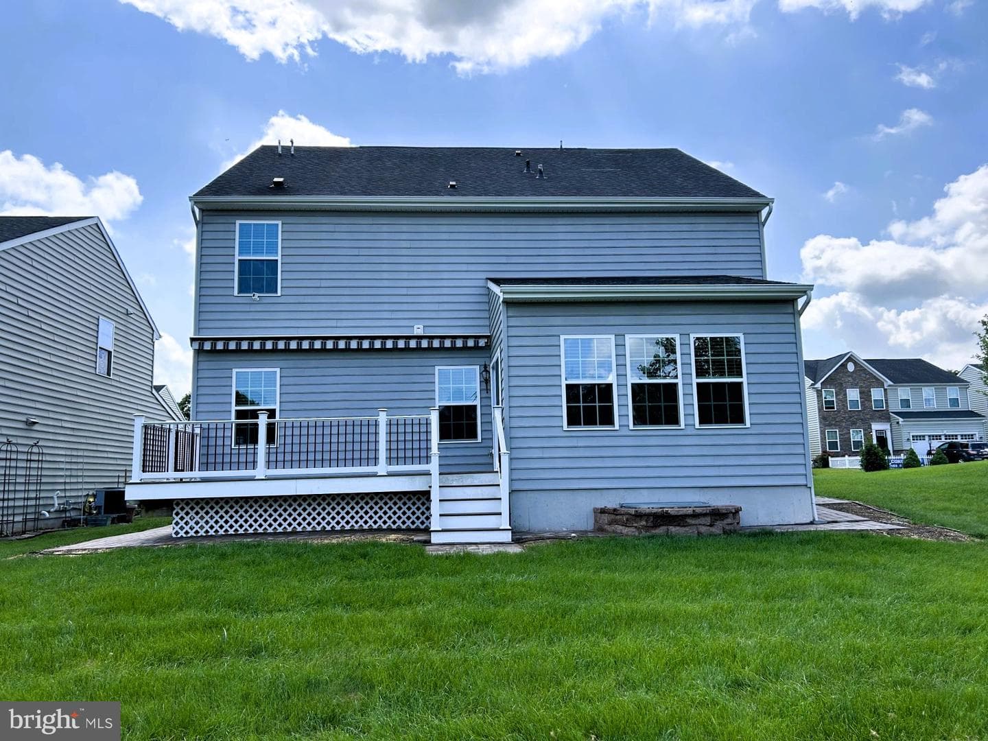 122 Garrett Lane photo 2