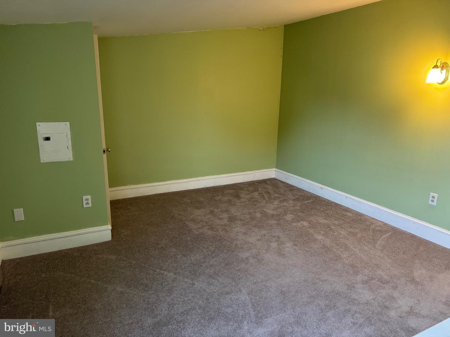 52 Hillside Avenue photo 33
